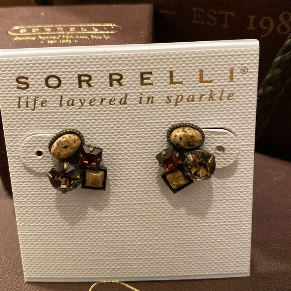 Sorrelli Stud Earrings- red crystals and neutral stones